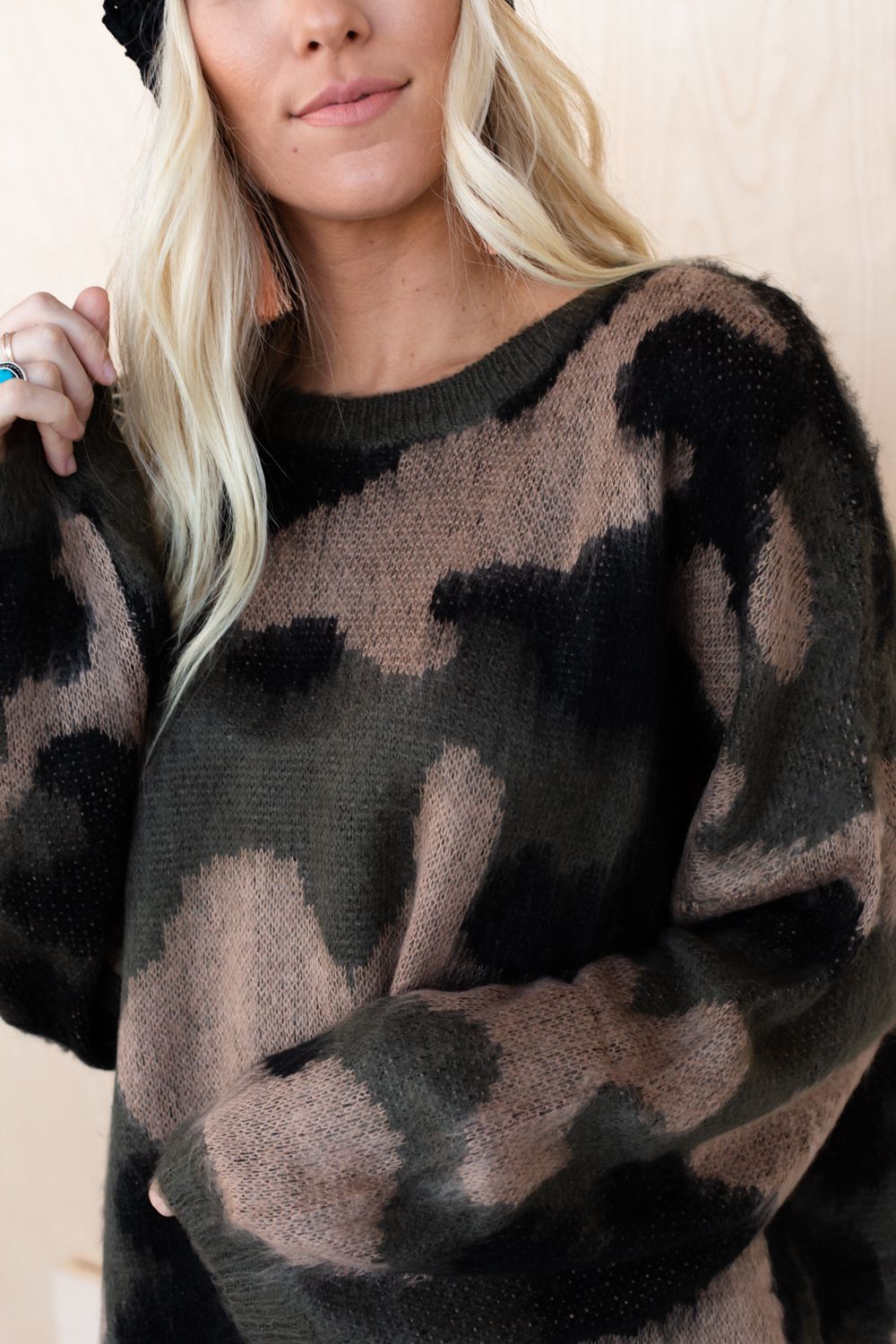 Wild Wanderer Sweater - Camo