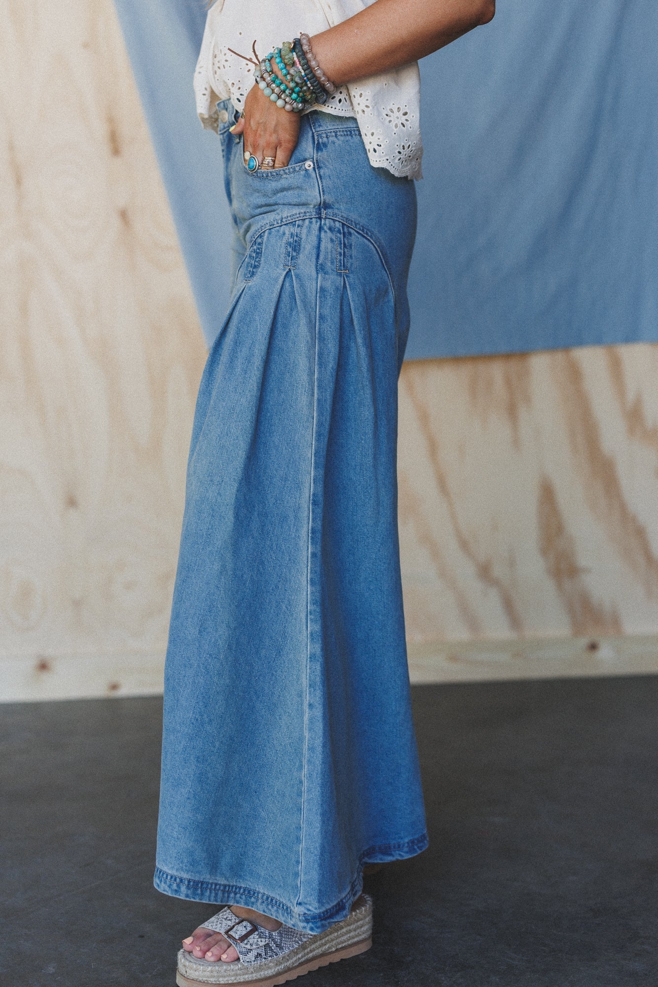 Brookside Pleated Wide Leg Jeans - Light Wash