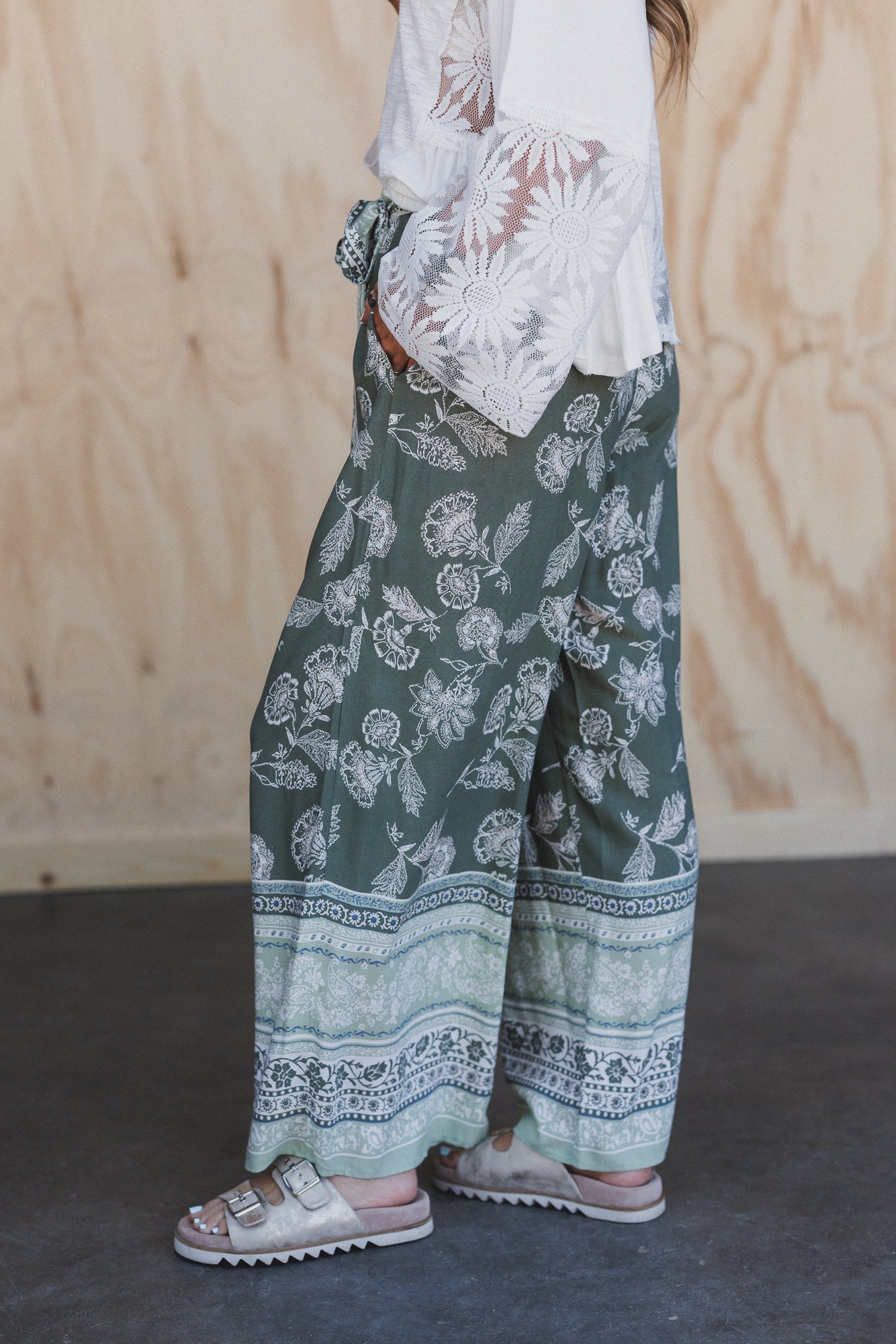 Roam Easy Printed Wide Leg Pants - Olive