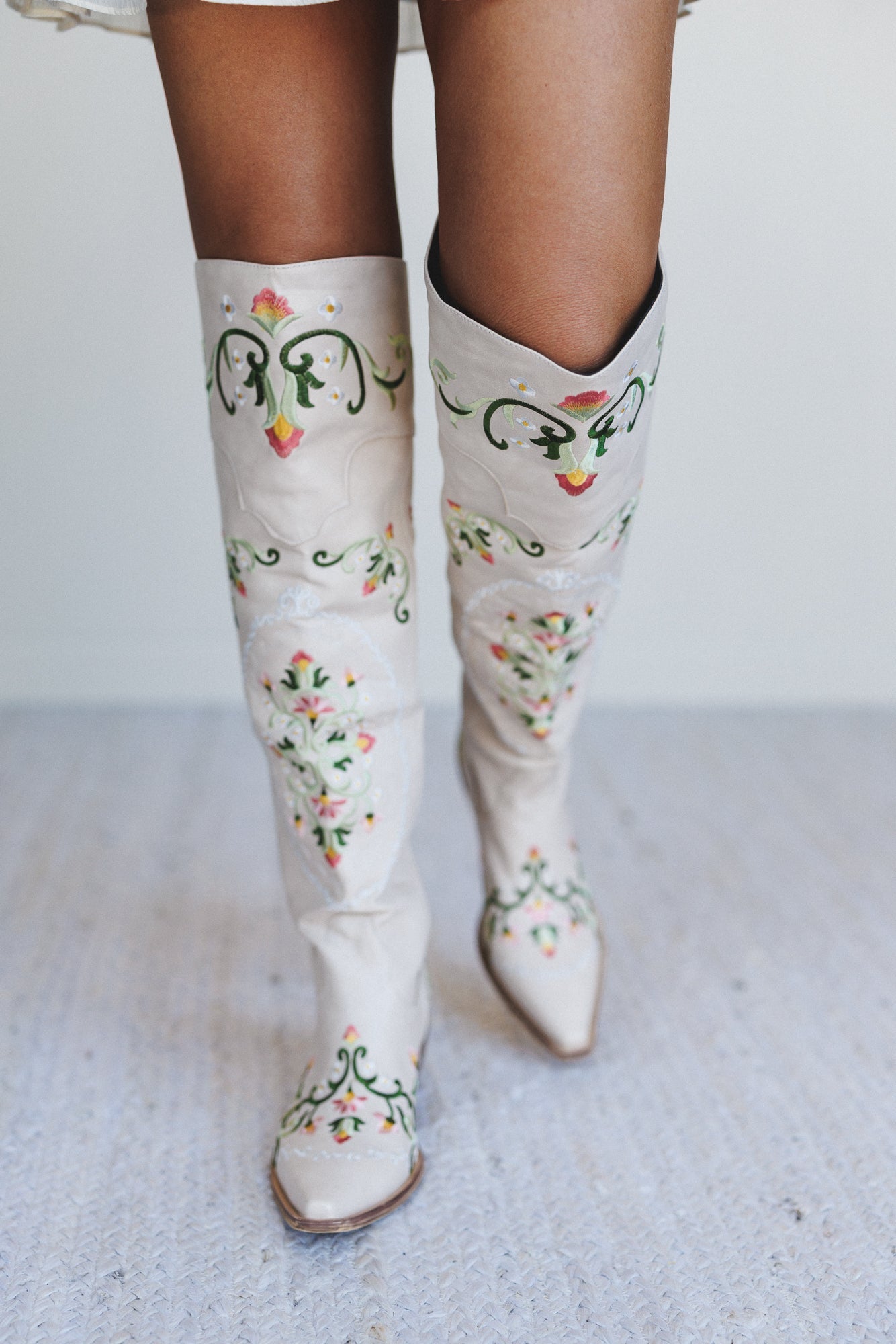 Cowgirl Bloom Embroidered Boots - Cream