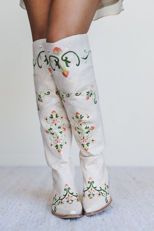 Cowgirl Bloom Embroidered Boots - Cream