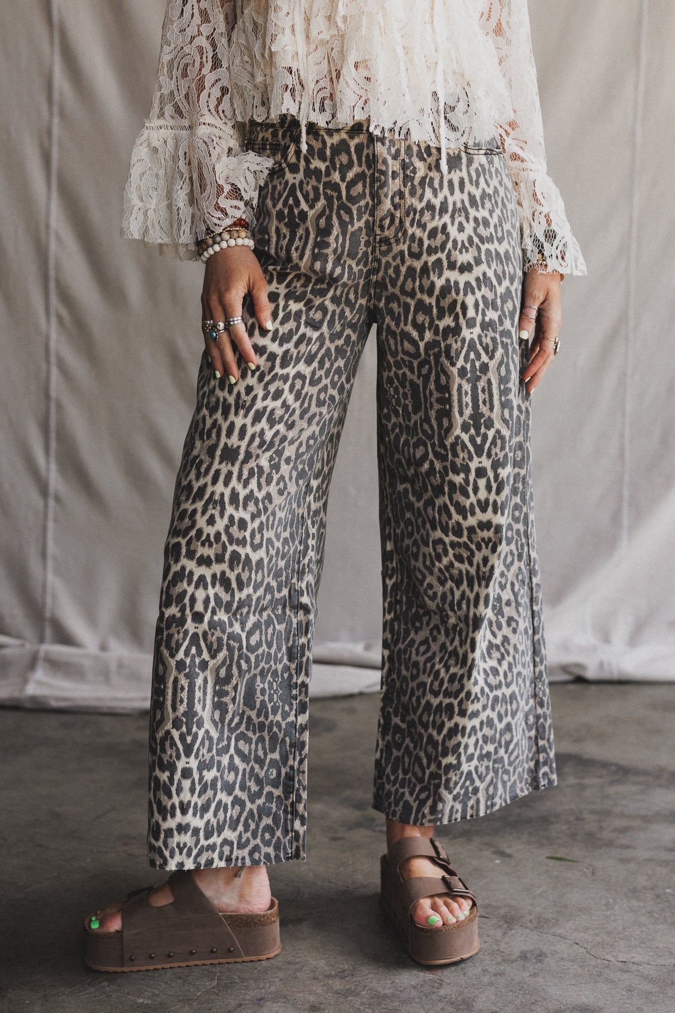 Roaming Leopard Print Pants - Brown