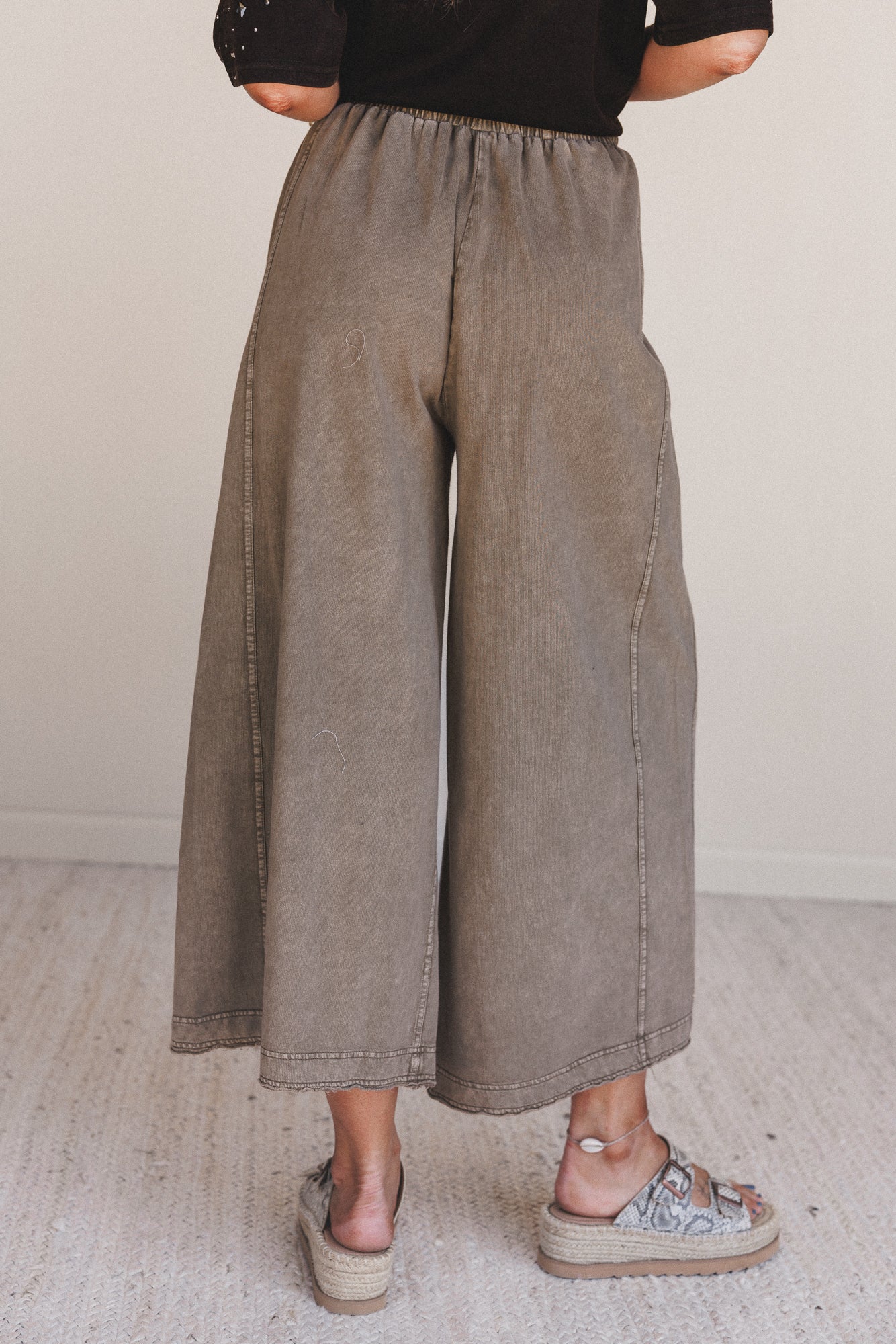 Relaxing Robin Front Pocket Wide Leg Pants - Faded Mocha