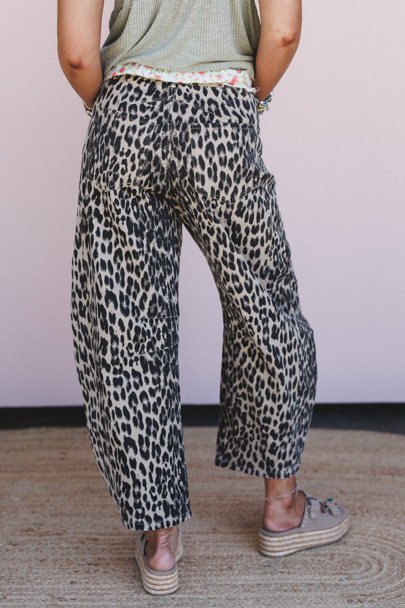 Thrill Seeker Leopard Barrel Jeans - Chestnut
