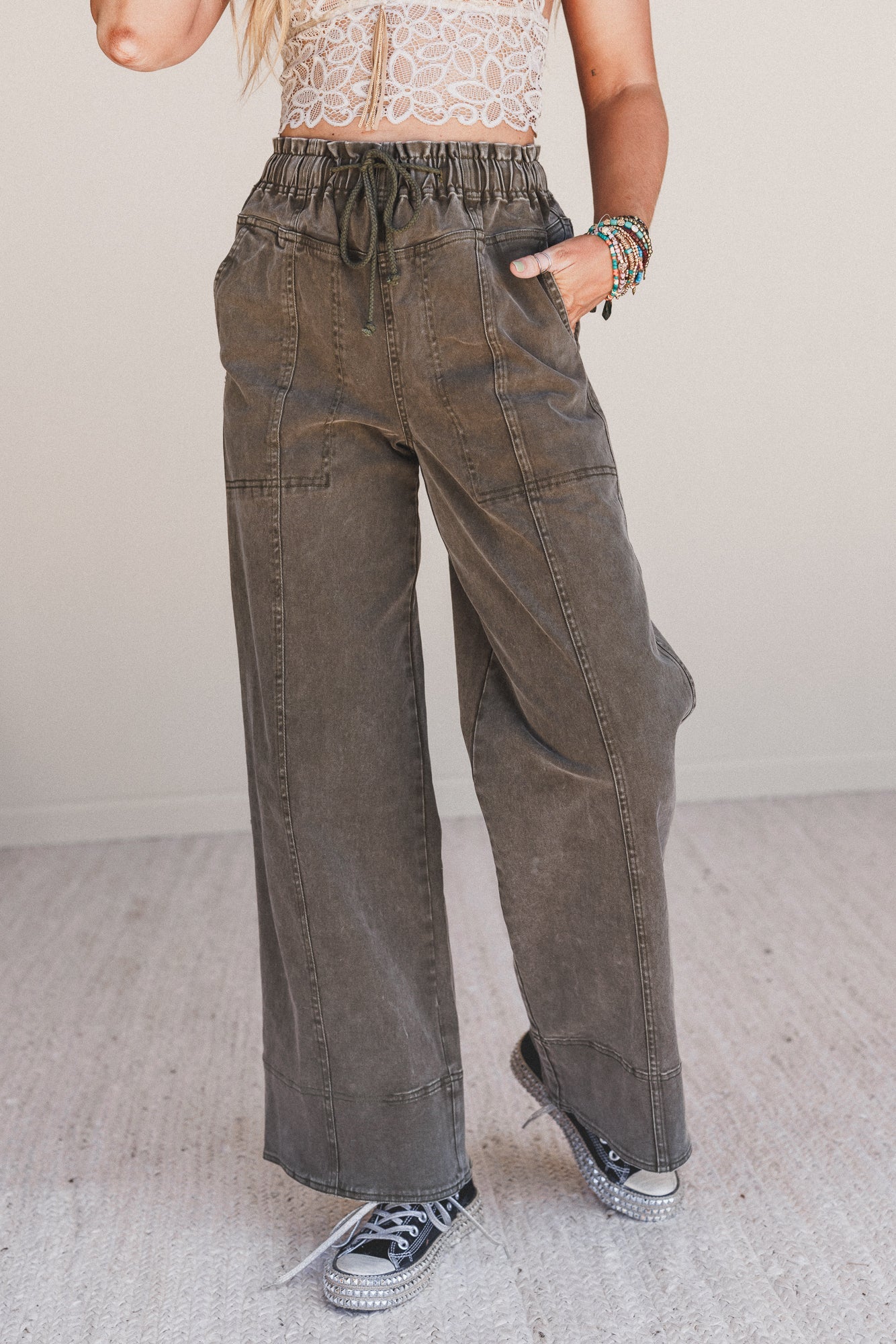 Clean Break Drawstring Wide Leg Pants - Olive