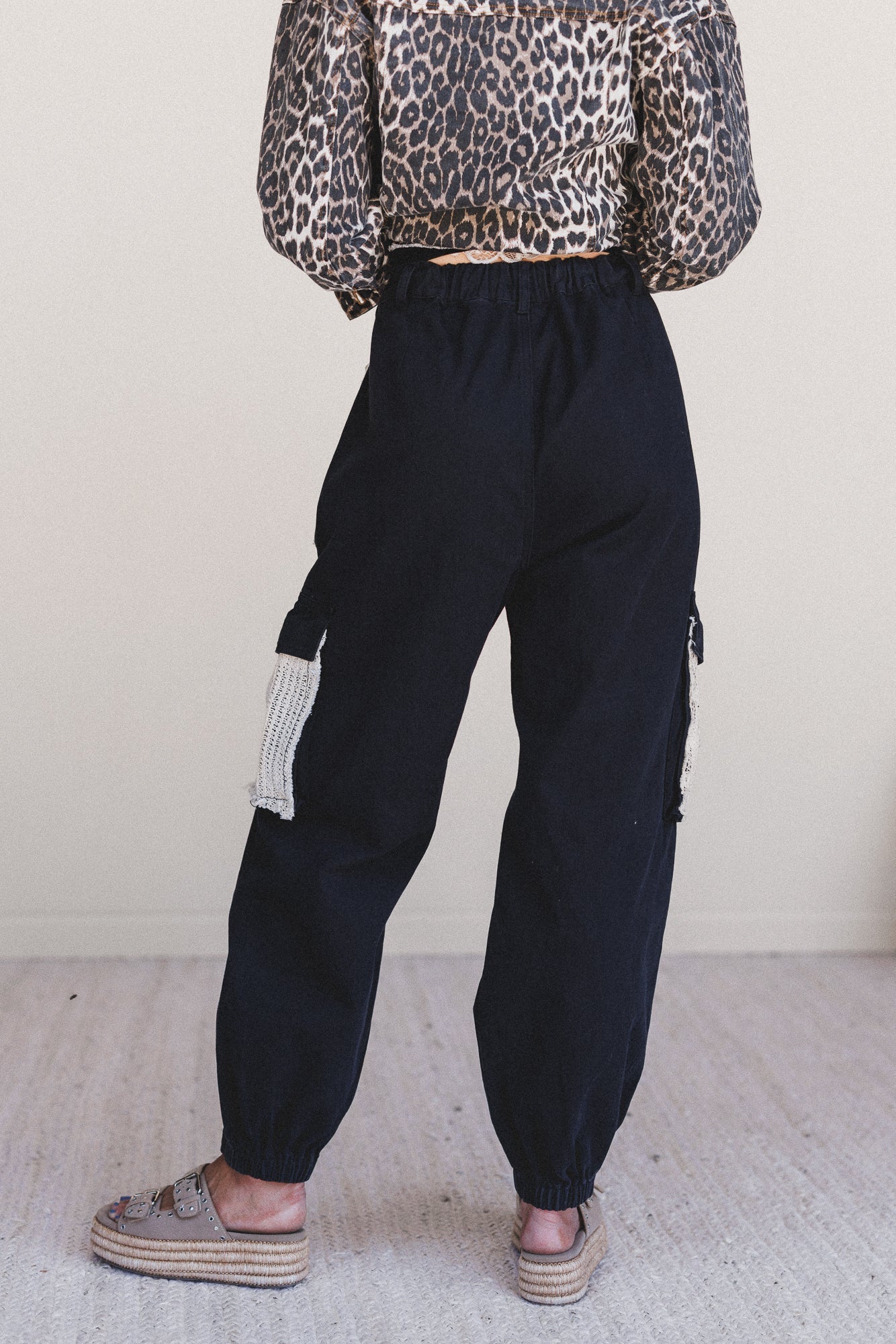 City Sky Distressed Pants - Black