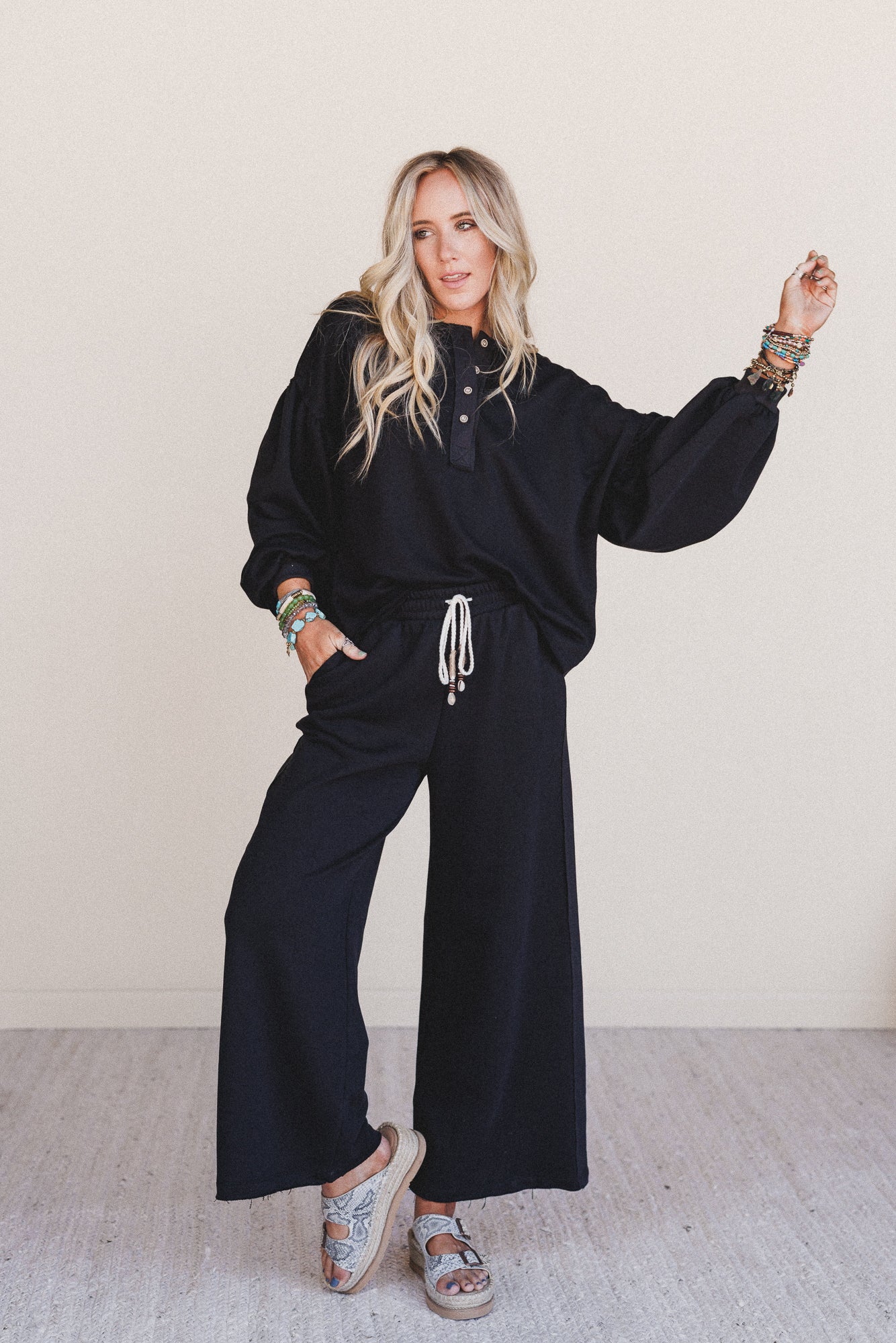 The Nest Laid Back Love Top - Black