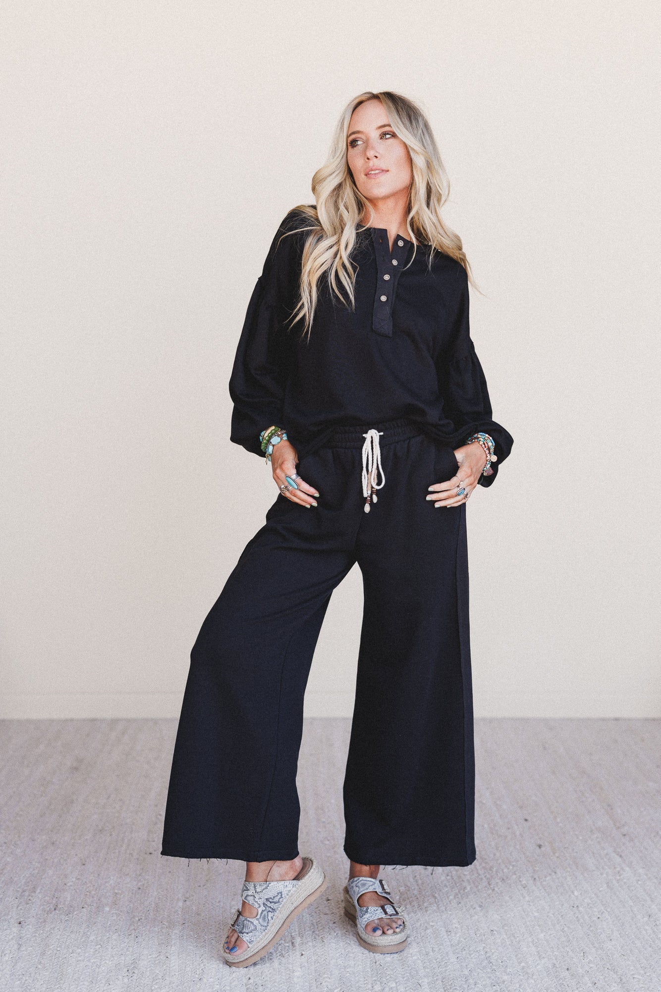The Nest Laid Back Love 2 Piece Bundle - Black