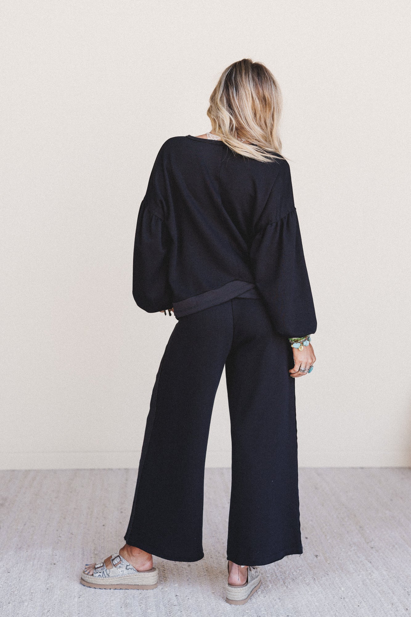 The Nest Laid Back Love 2 Piece Bundle - Black
