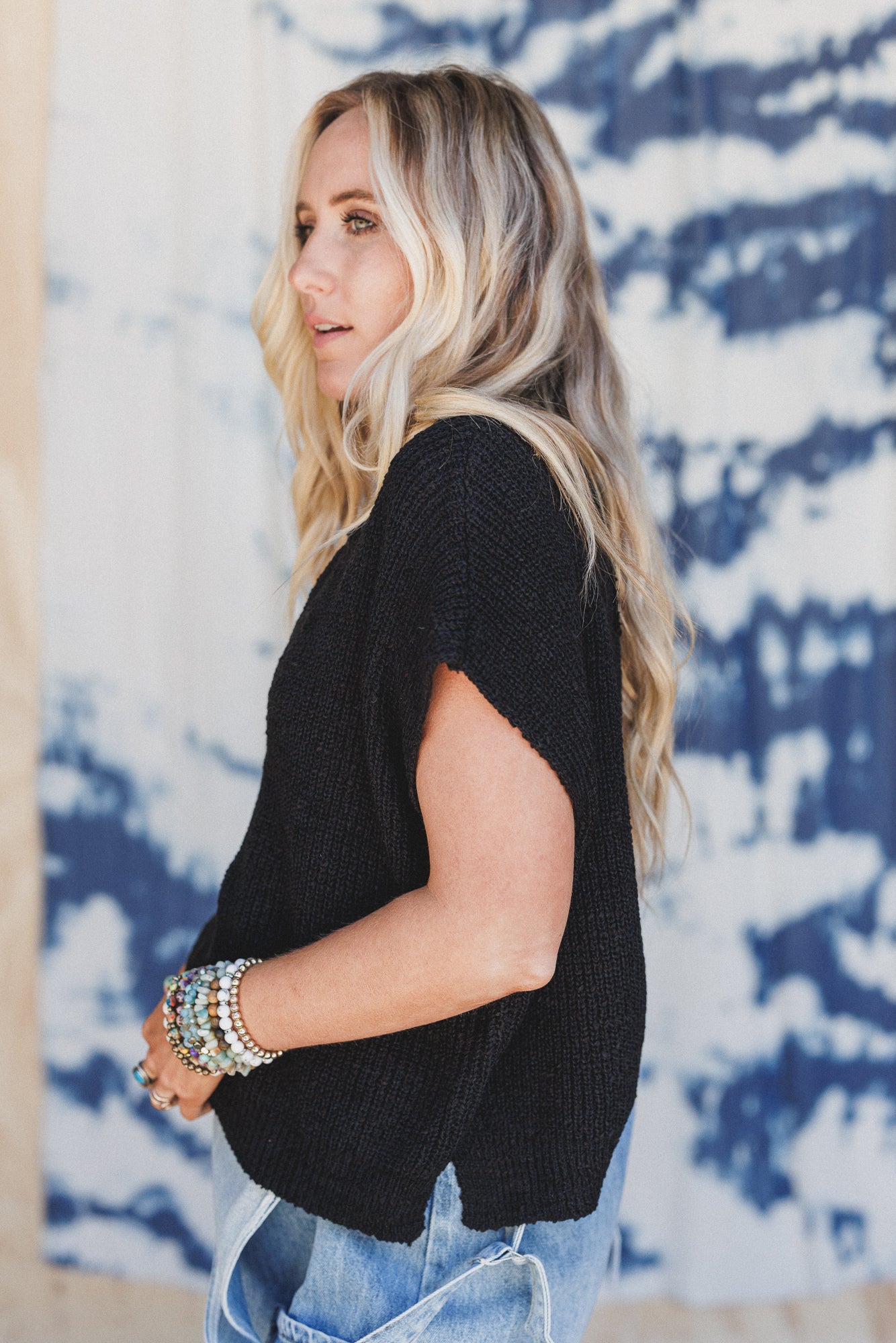 Edge Of Time Pullover - Black