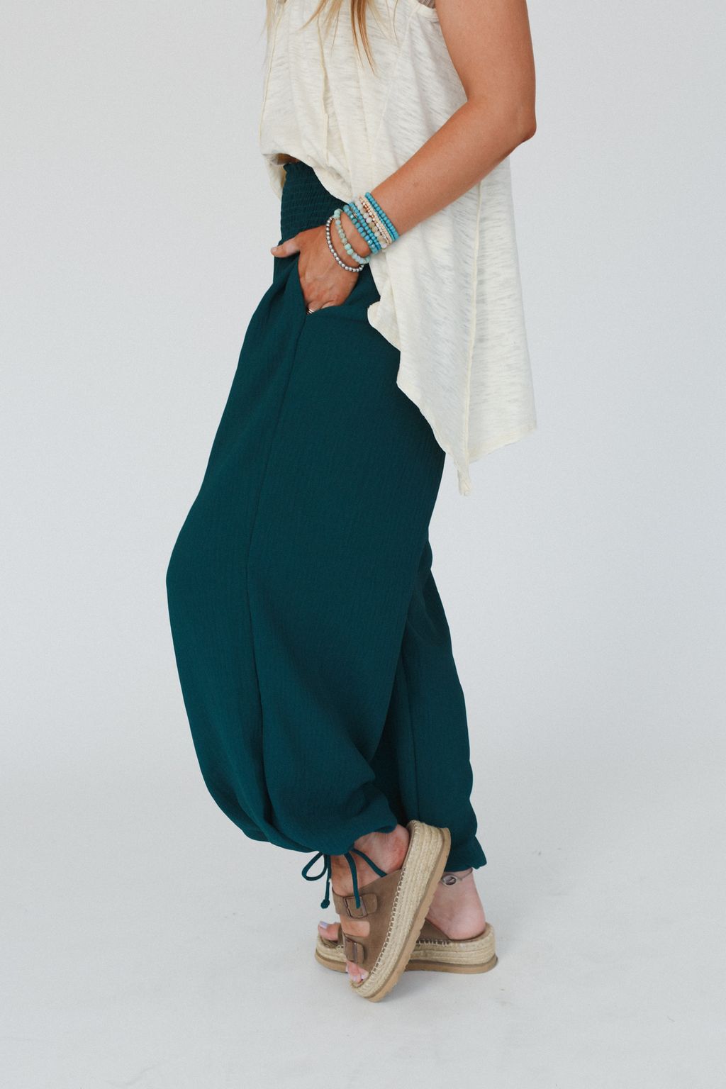 The Nest Oceana Cinched Pants - Hunter Green