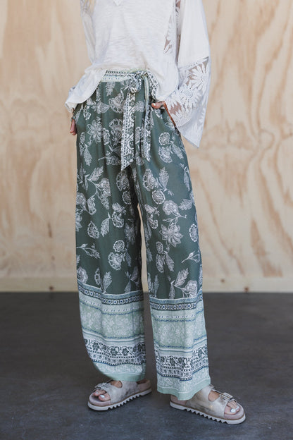 Roam Easy Printed Wide Leg Pants - Olive