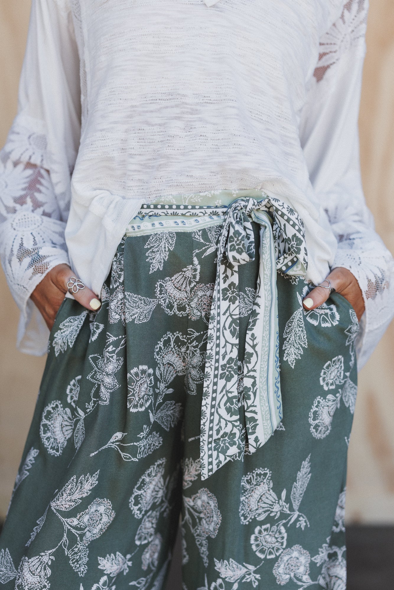 Roam Easy Printed Wide Leg Pants - Olive