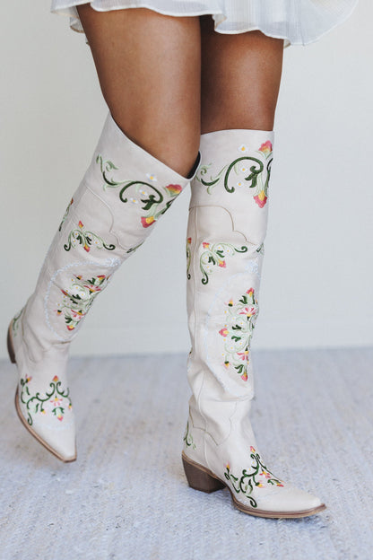 Cowgirl Bloom Embroidered Boots - Cream