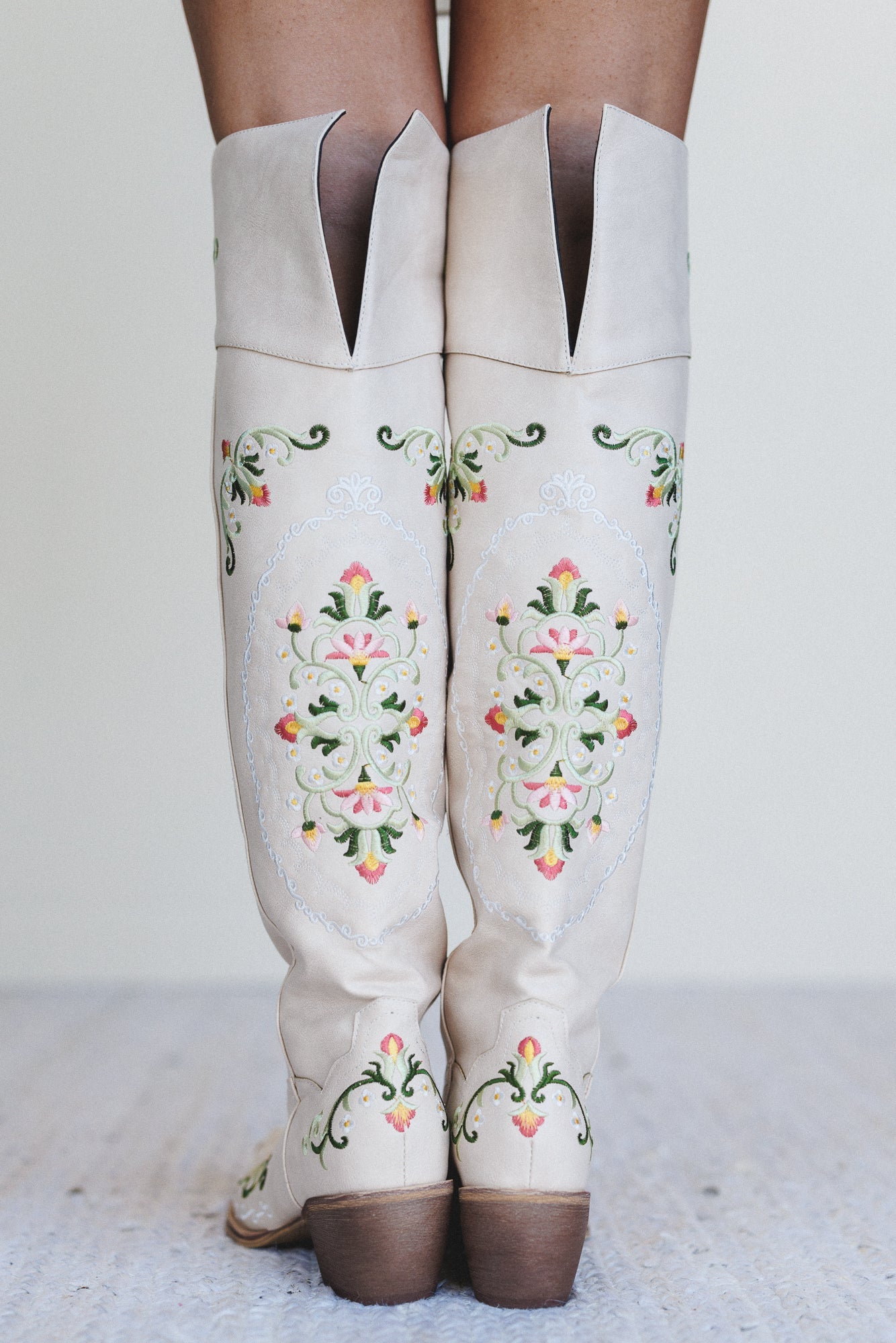 Cowgirl Bloom Embroidered Boots - Cream