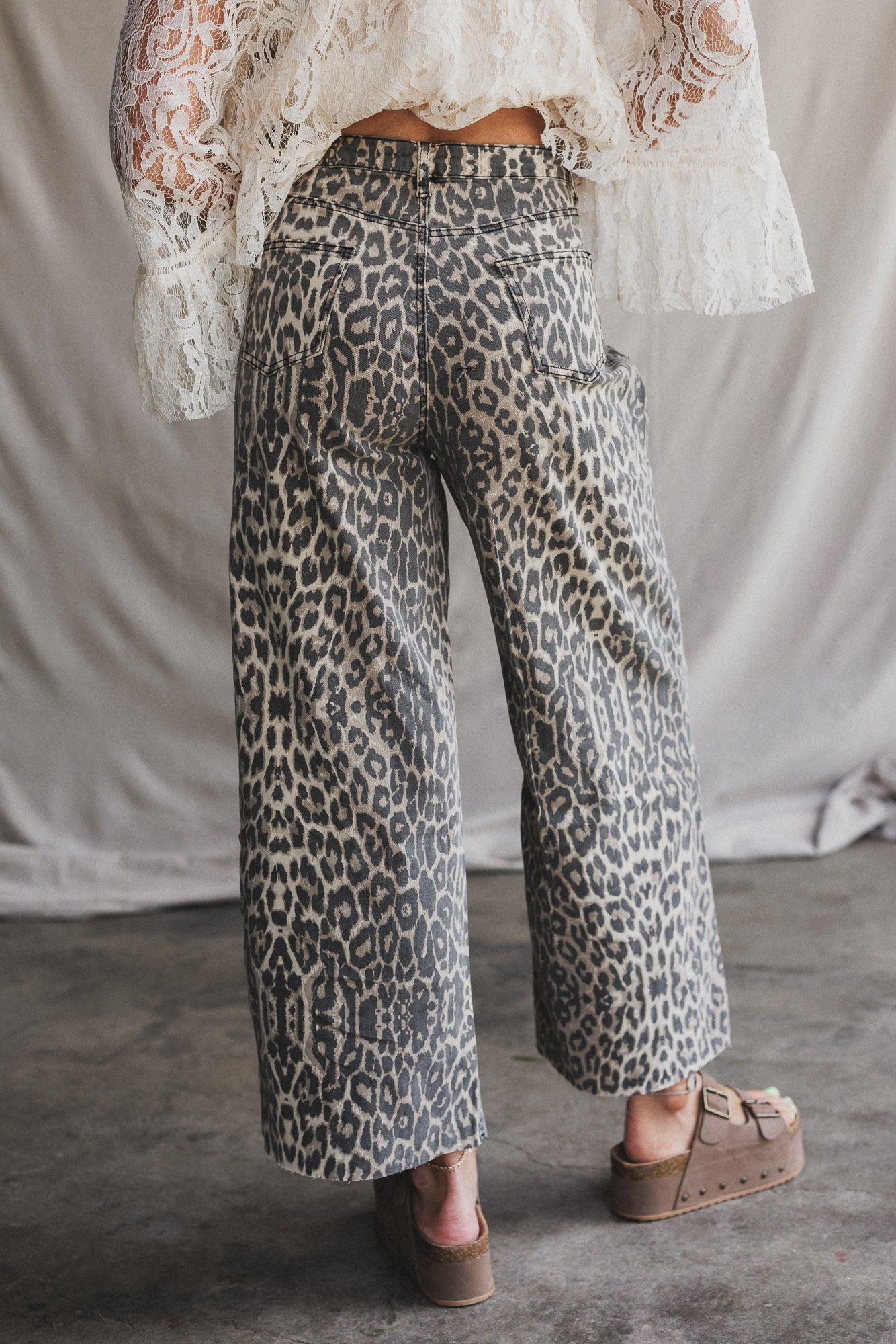 Roaming Leopard Print Pants - Brown