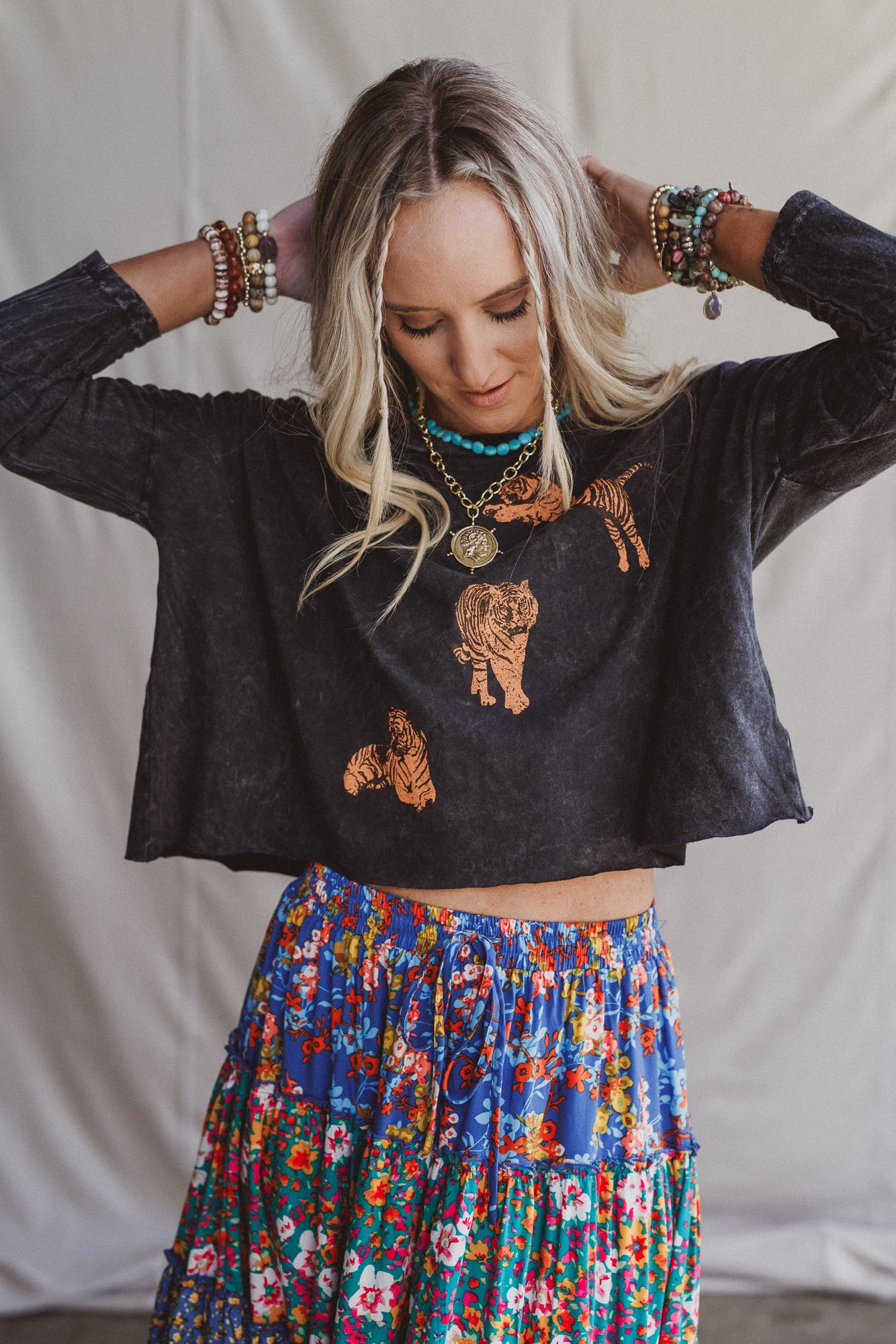 Tigers In Motion Graphic Top - Charcoal