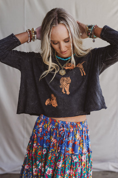 Tigers In Motion Graphic Top - Charcoal