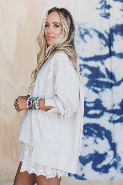 The Nest Chasing Comfort Pullover - Light Grey