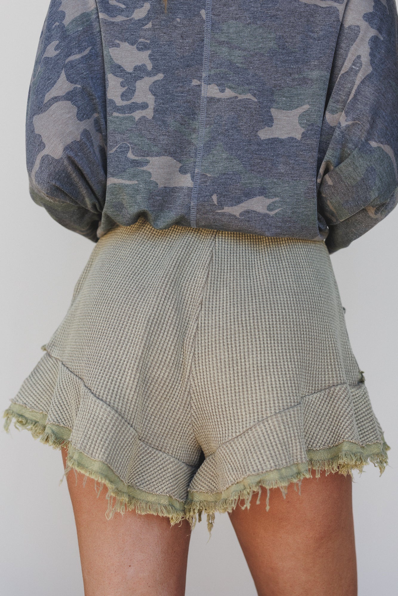 Brittany Waffle Frayed Shorts - Olive