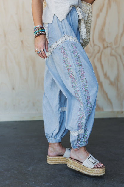 Floral Drift Embroidered Pants - Light Denim