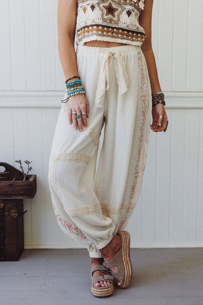 Floral Drift Embroidered Pants - Natural