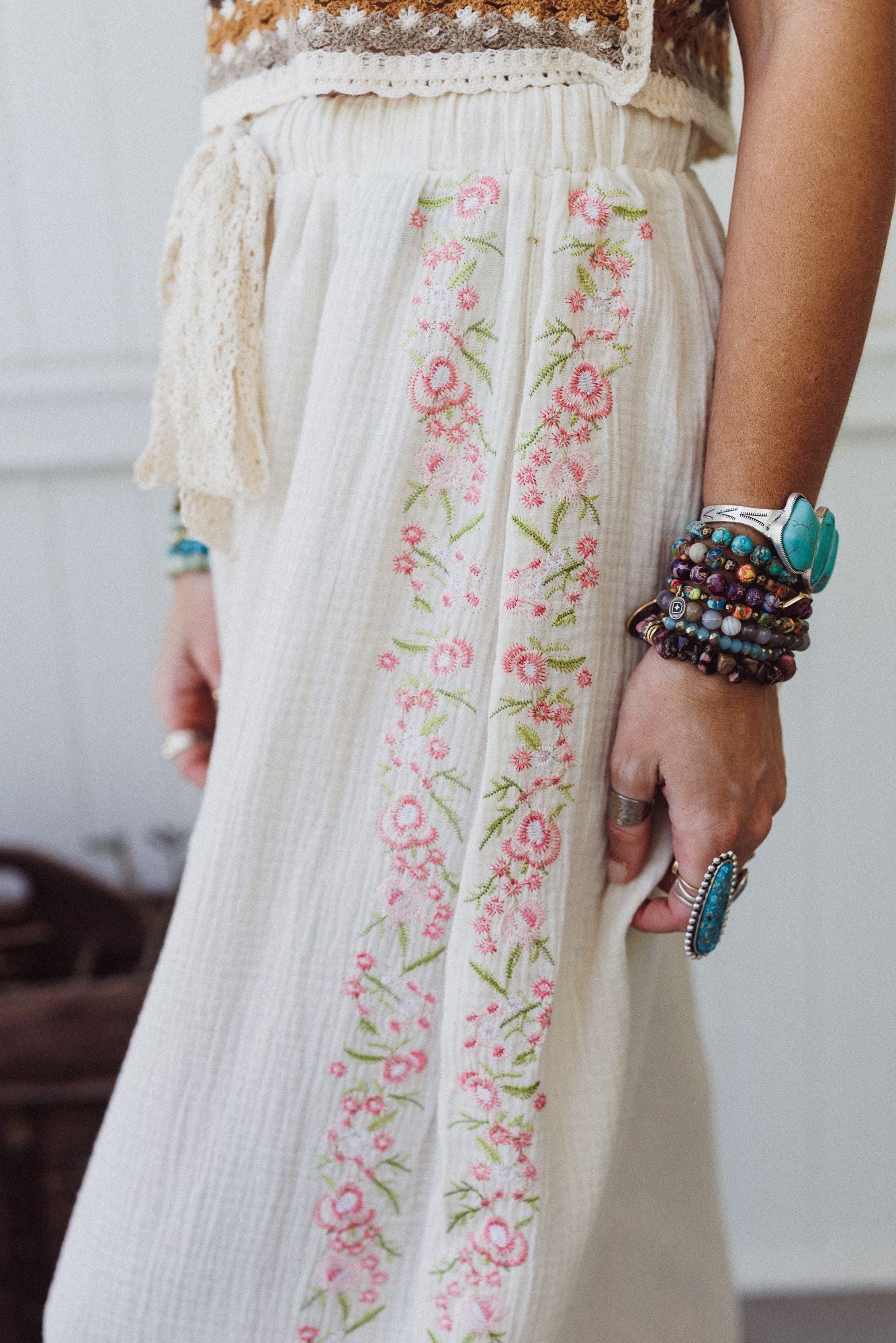 Floral Drift Embroidered Pants - Natural