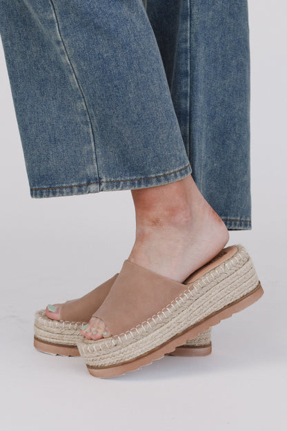 Prairie Path Platform Sandal - Taupe