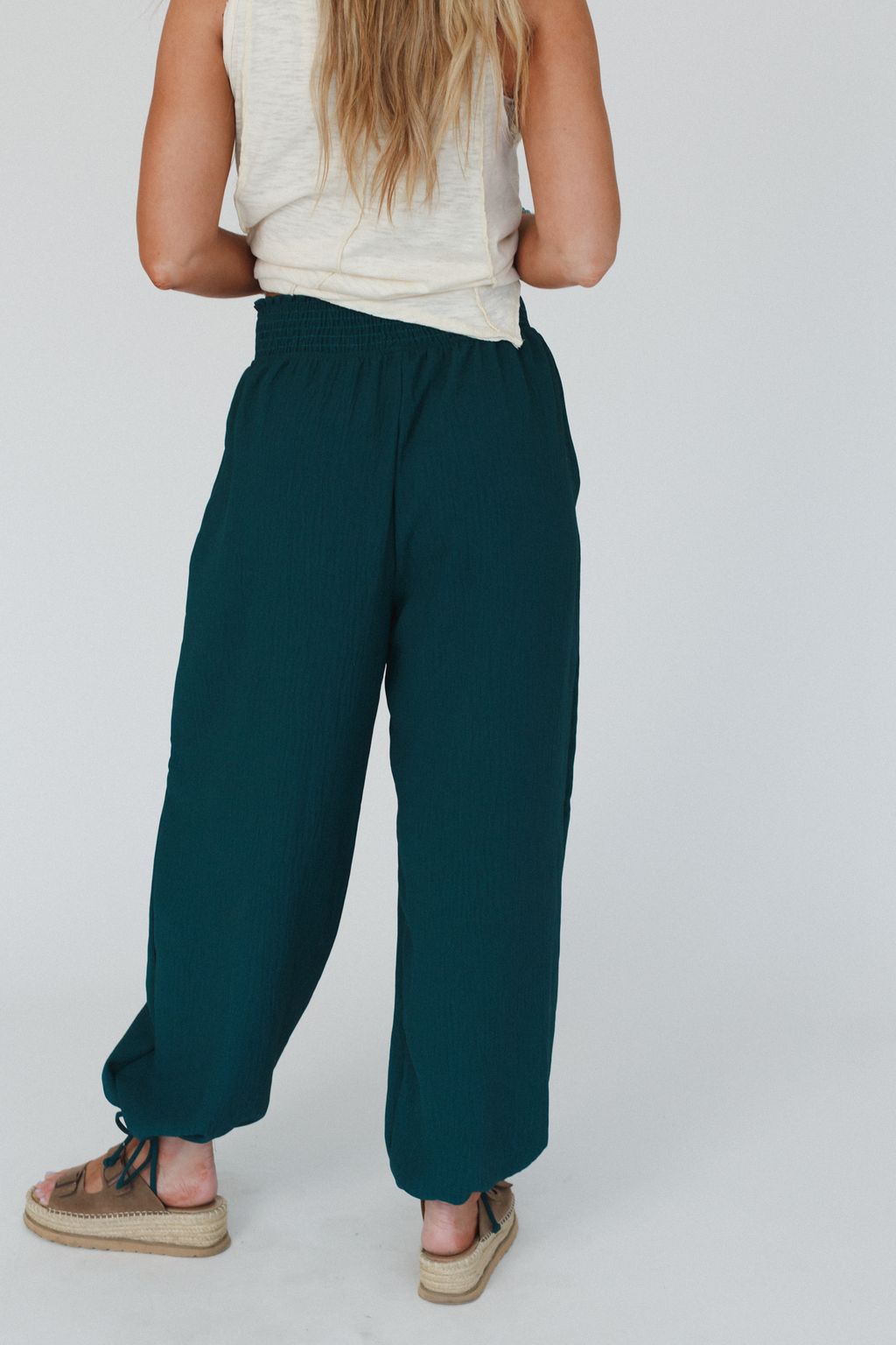 The Nest Oceana Cinched Pants - Hunter Green